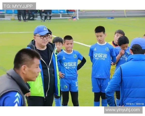 18岁青训小将成功签约德甲豪门踏出国门迈向职业足球新征程 18岁青训小将成功签约德甲豪门踏出国门迈向职业足球新征程